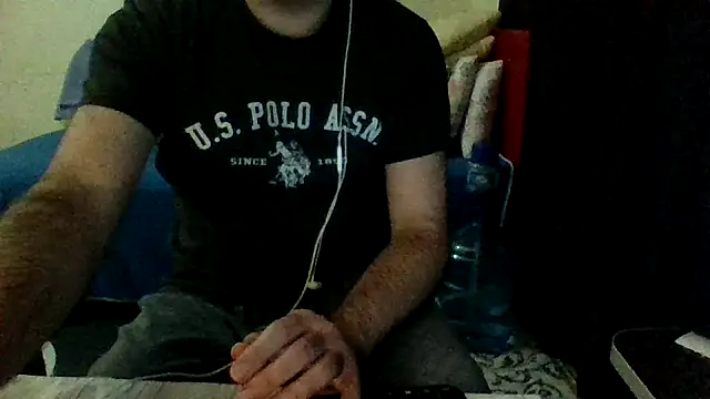 Snapshot of st206boy chatting on December 22, 12:51 am st206boy online show from December 22, 12:51 am