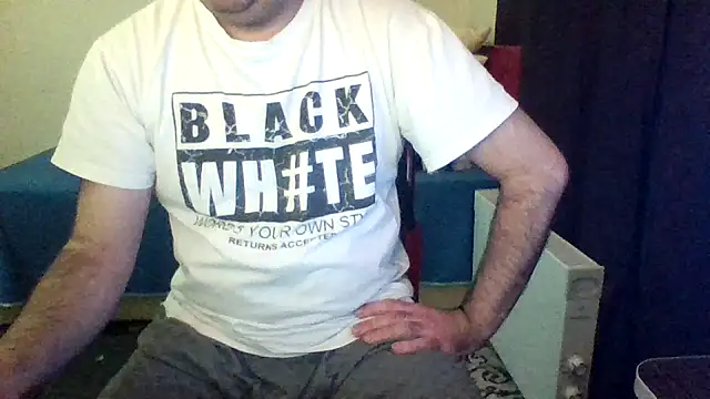 Snapshot of st206boy chatting on February 17, 11:33 pm st206boy online show from February 17, 11:33 pm