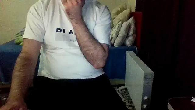 Snapshot of st206boy chatting on February 21, 11:50 pm st206boy online show from February 21, 11:50 pm