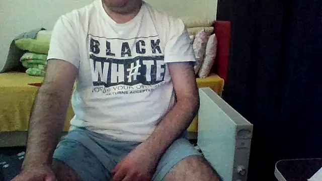 Snapshot of st206boy chatting on March 18, 12:25 am st206boy online show from March 18, 12:25 am