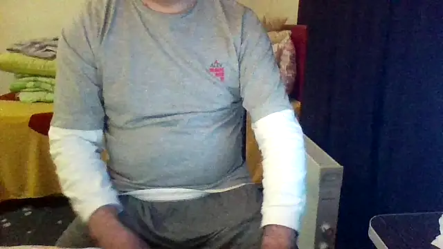 Snapshot of st206boy chatting on March 21, 12:15 am st206boy online show from March 21, 12:15 am