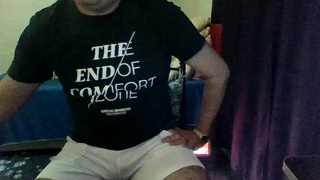 Snapshot of st206boy chatting on March 25, 11:11 pm st206boy online show from March 25, 11:11 pm