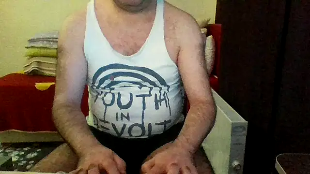 Snapshot of st206boy chatting on April 7, 11:59 pm st206boy online show from April 7, 11:59 pm