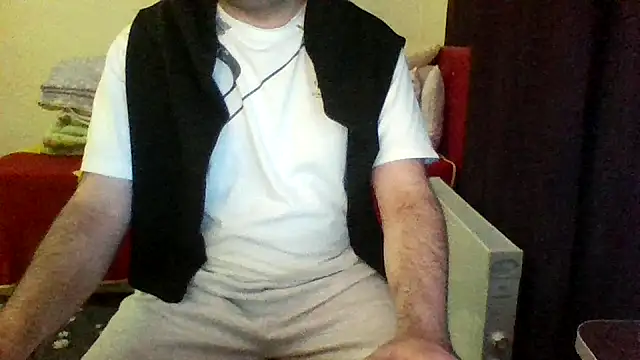 Snapshot of st206boy chatting on April 8, 11:59 pm st206boy online show from April 8, 11:59 pm