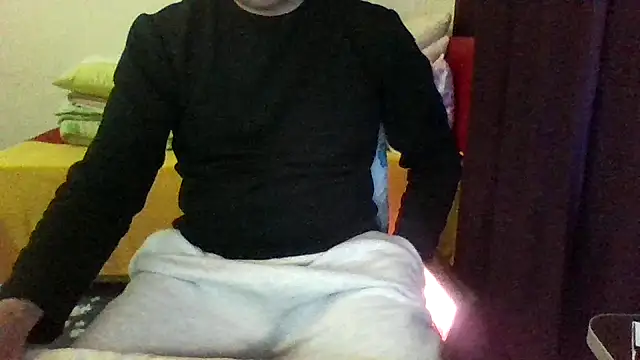 Snapshot of st206boy chatting on April 14, 10:38 pm st206boy online show from April 14, 10:38 pm