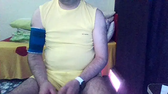 Snapshot of st206boy chatting on April 15, 9:48 pm st206boy online show from April 15, 9:48 pm