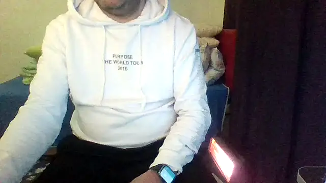 Snapshot of st206boy chatting on May 1, 10:25 pm st206boy online show from May 1, 10:25 pm