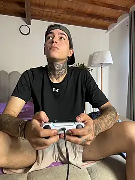 Snapshot of samm4044 chatting on February 28, 7:37 pm samm4044 online show from February 28, 7:37 pm