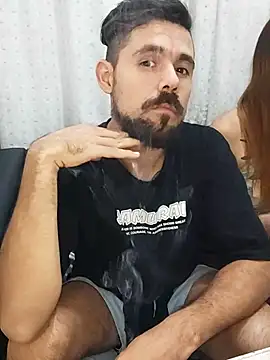 parejajuguetona420 online show from April 22, 3:53 am