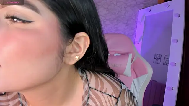 Kendall Jonss1 online show from October 7, 10:29 pm