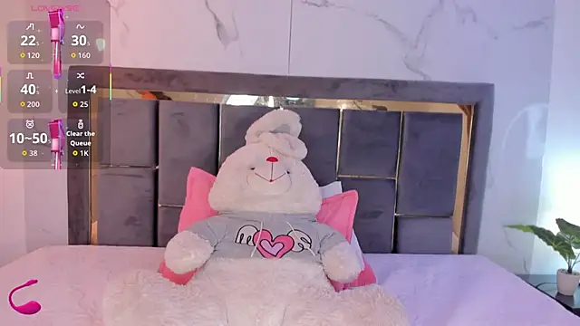 Kendall Jonss1 online show from January 8, 6:32 pm