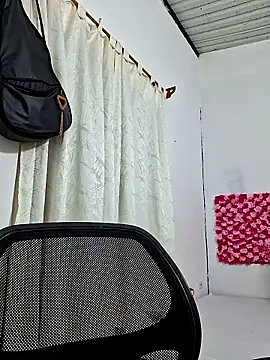 Snapshot of channell0 chatting on October 5, 6:01 am channell0 online show from October 5, 6:01 am