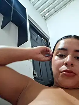 Snapshot of channell0 chatting on November 5, 6:35 am channell0 online show from November 5, 6:35 am