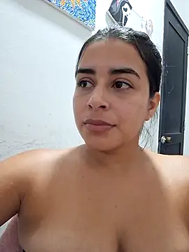 Snapshot of channell0 chatting on December 18, 5:46 am channell0 online show from December 18, 5:46 am