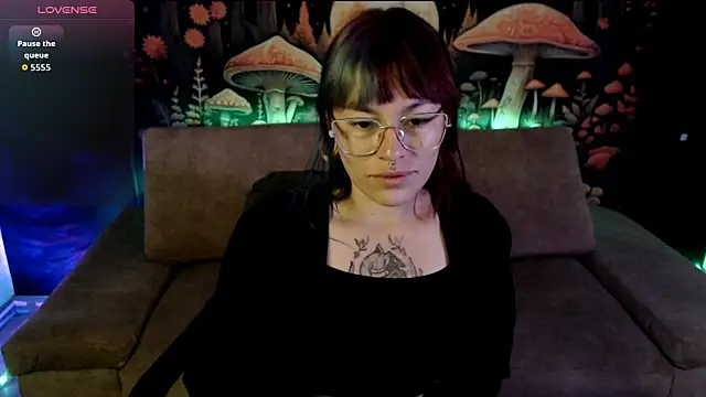 LunaBunny8 online show from September 24, 1:09 am