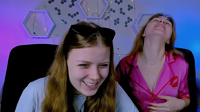 foxy tease  online show from November 7, 9:53 am