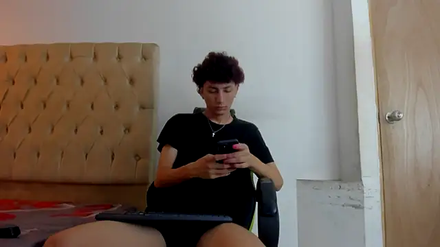 Darkknightx01 online show from February 3, 9:47 am