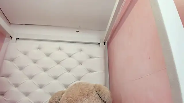 Snapshot of eimy_skinny_ chatting on February 27, 1:00 pm eimy skinny online show from February 27, 1:00 pm