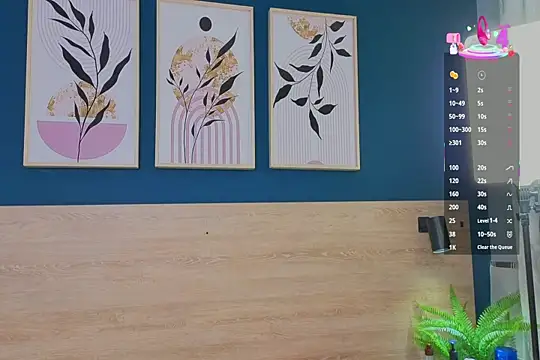 SarahMiler  online show from October 1, 11:49 am