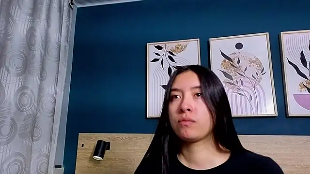 SarahMiler  online show from December 5, 7:43 pm