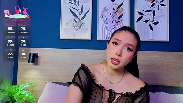Snapshot of SarahMiler_ chatting on January 17, 6:55 pm SarahMiler online show from January 17, 6:55 pm