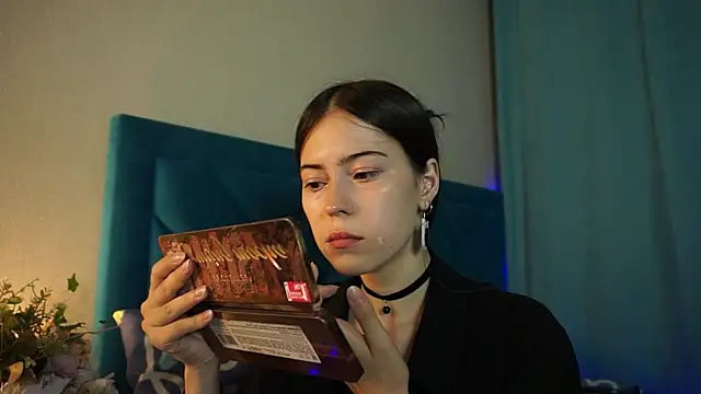 ywixos online show from September 19, 1:56 pm