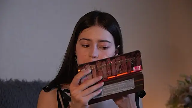 ywixos online show from October 25, 11:29 am