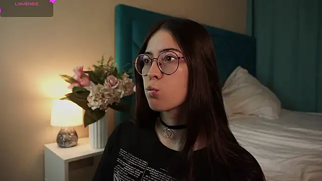 ywixos online show from February 15, 2:25 pm