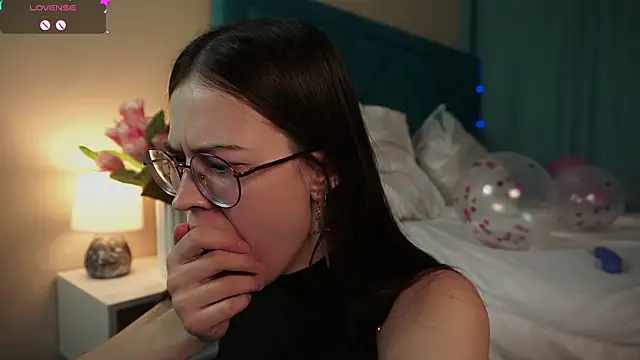 ywixos online show from March 3, 2:45 pm