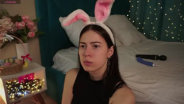 ywixos online show from April 4, 2:47 pm