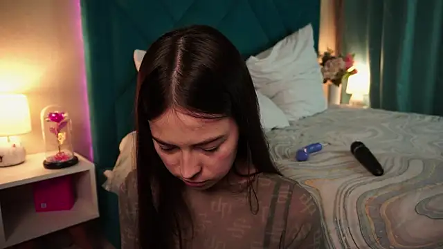 ywixos online show from April 18, 10:32 pm