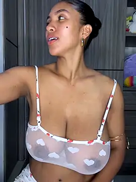 Snapshot of Mia_sweet80 chatting on September 23, 2:36 am Mia sweet80 online show from September 23, 2:36 am