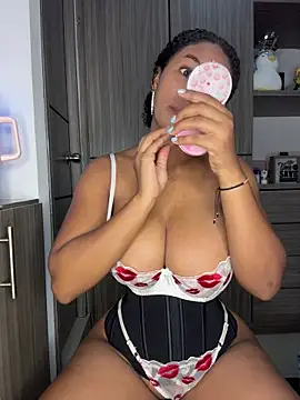 Snapshot of Mia_sweet80 chatting on October 22, 2:56 am Mia sweet80 online show from October 22, 2:56 am