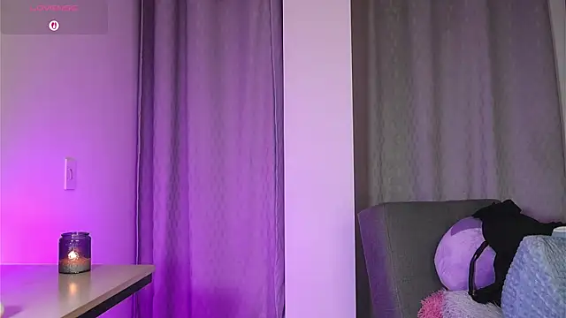 Snapshot of Mia_sweet80 chatting on June 11, 4:21 am Mia sweet80 online show from June 11, 4:21 am