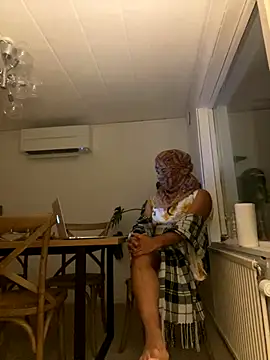 latina-pene online show from December 16, 5:51 pm