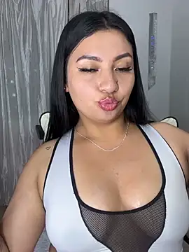 Snapshot of Issa_Santana chatting on May 30, 9:34 pm Issa Santana online show from May 30, 9:34 pm