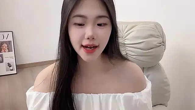 suki-1 online show from March 12, 3:29 pm