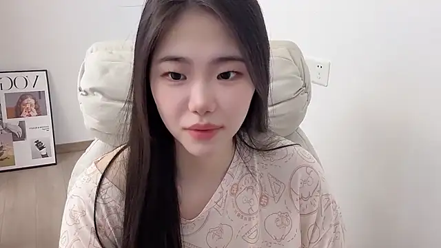 suki-1 online show from May 30, 9:06 am
