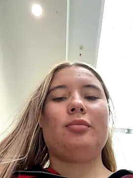 Snapshot of StephanieMur chatting on September 9, 6:24 am StephanieMur online show from September 9, 6:24 am