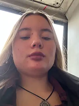 Snapshot of StephanieMur chatting on September 18, 3:08 am StephanieMur online show from September 18, 3:08 am