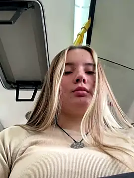 Snapshot of StephanieMur chatting on September 22, 3:52 am StephanieMur online show from September 22, 3:52 am