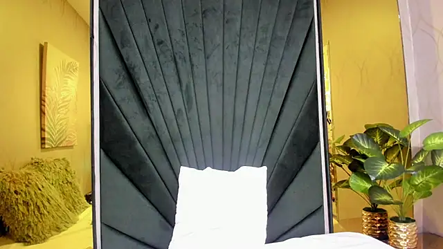 Snapshot of Emilysweet4u_ chatting on September 18, 11:45 am Emilysweet4u  online show from September 18, 11:45 am