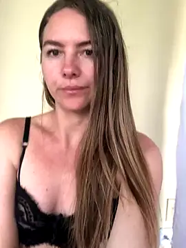 Angiehuston1 online show from December 3, 6:50 pm