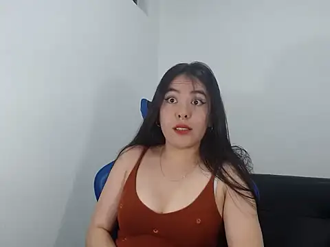 Snapshot of EloiseJun chatting on October 6, 2:20 am EloiseJun online show from October 6, 2:20 am