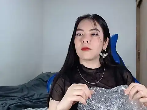 EloiseJun online show from November 29, 5:43 am