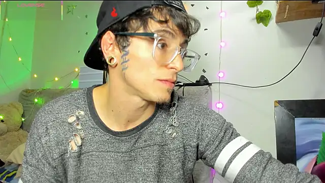 puepleholly online show from February 3, 12:20 am