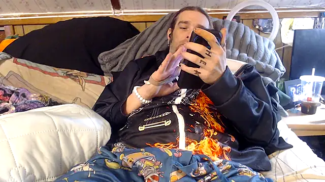 thejuicybacon online show from October 27, 3:27 pm