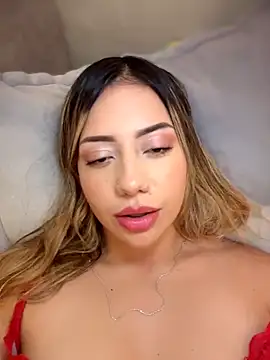 Snapshot of MissCat_ chatting on February 1, 2:21 am MissCat online show from February 1, 2:21 am