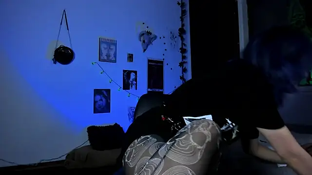 kattusauruss online show from October 26, 4:40 am