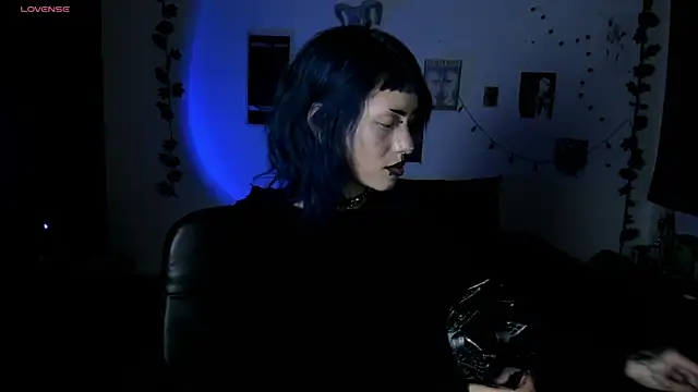 kattusauruss online show from December 2, 5:46 am